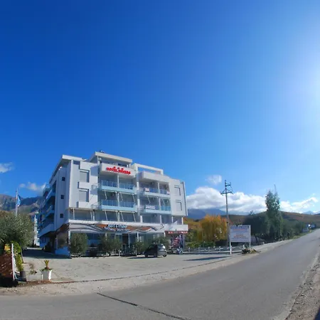 Hotel Divers Radhimë
