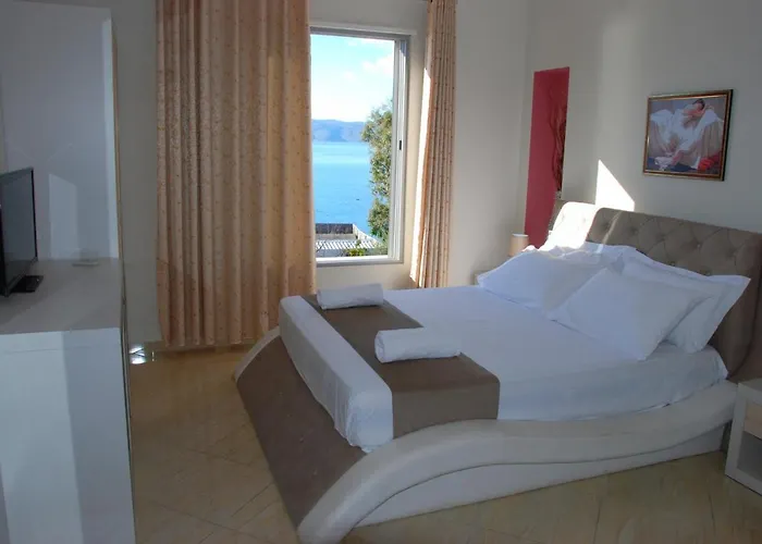 Ξενοδοχείο Divers Radhimë