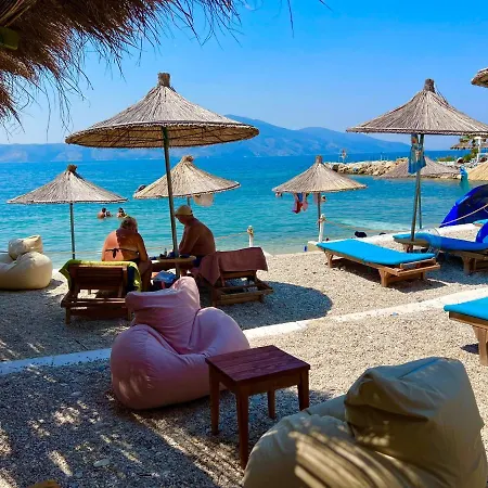 Отель Divers 3*