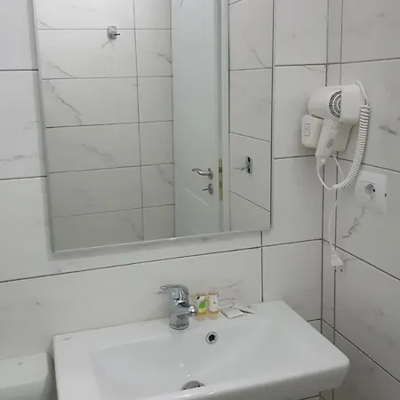 Divers 3* Radhimë